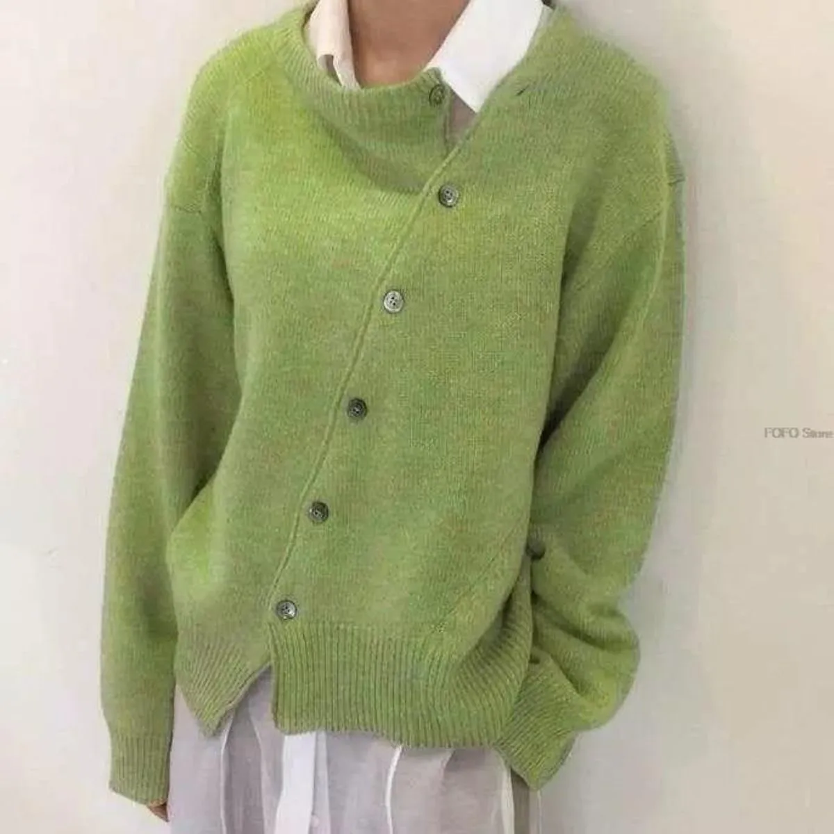 Fia™ | COMFORTABLE CASHMERE VEST WITH A PLAYFUL BUTTON PLACKET