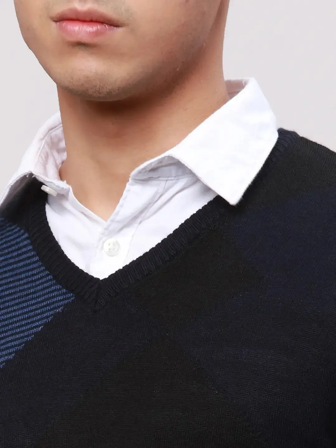 Park Avenue Men Blue Regular Fit Argyle Cotton Full Sleeve V Neck Collar Pullovers