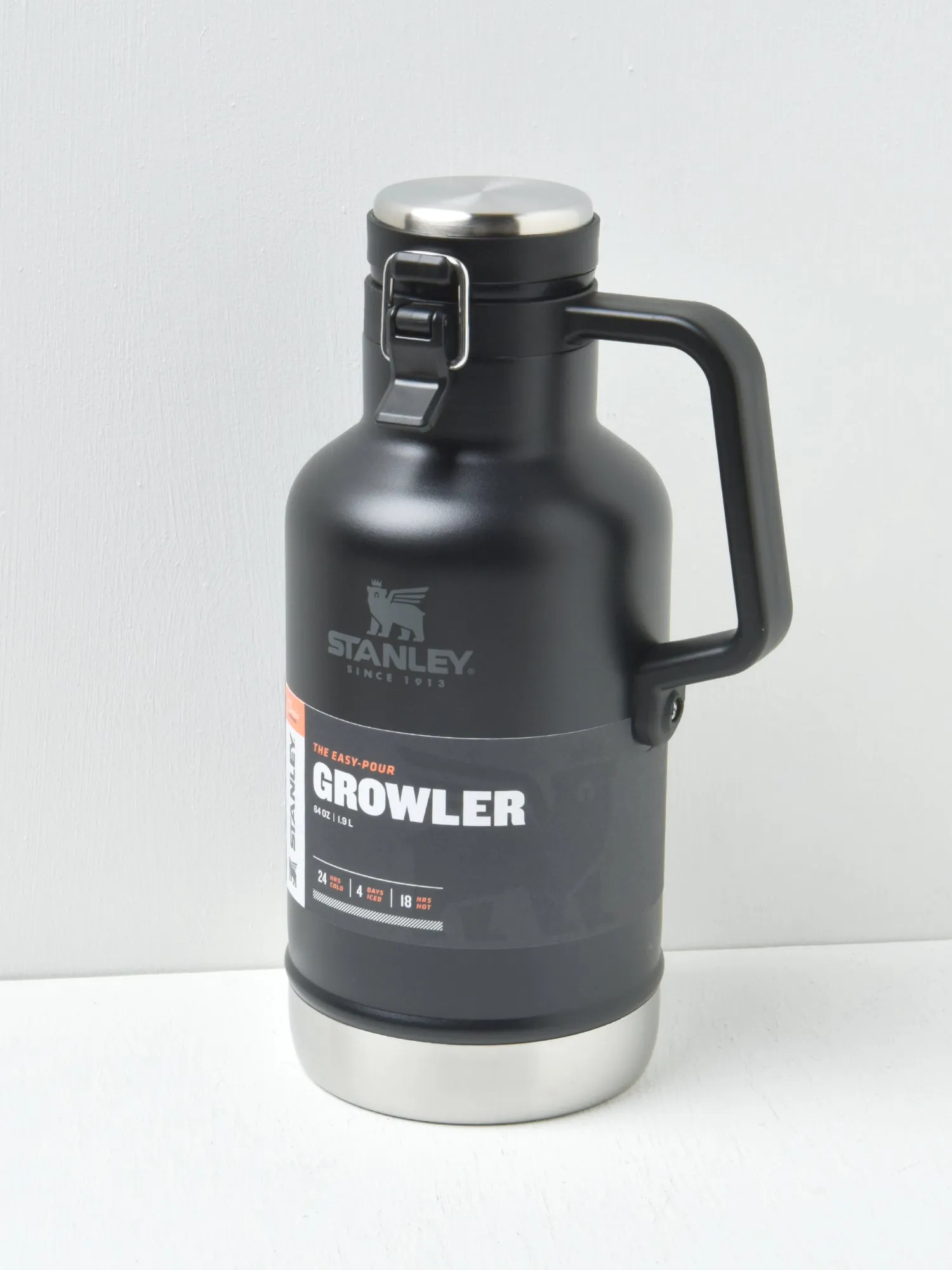 The Easy-Pour Growler 64OZ / 1.9L, Matte Black