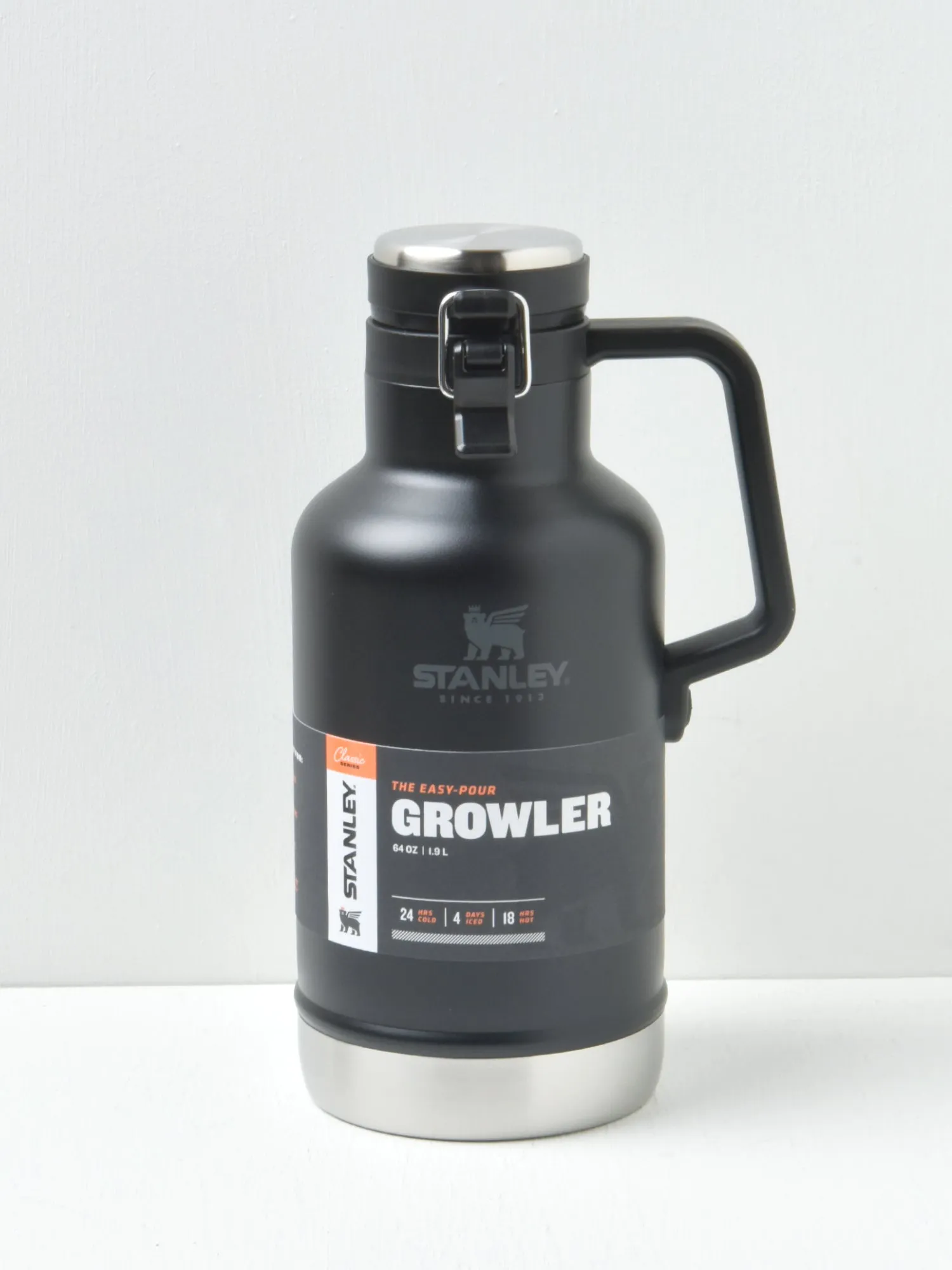 The Easy-Pour Growler 64OZ / 1.9L, Matte Black