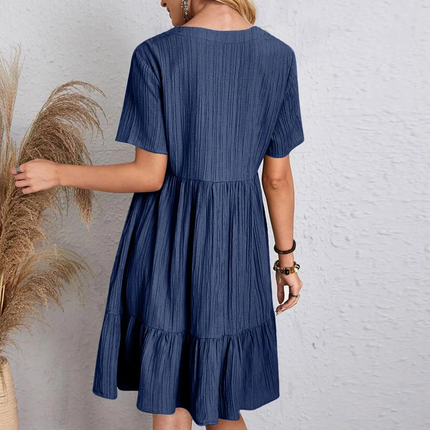 Women's 2025 Summer Short Sleeve Mini Dress Textured Fashion Beach Boho Dress V Neck Casual Ruffle Hem Swing Dress